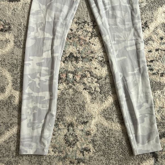 Lululemon Wunder Under High-Rise Tight 25" *Luxtreme - Picture 3 of 10